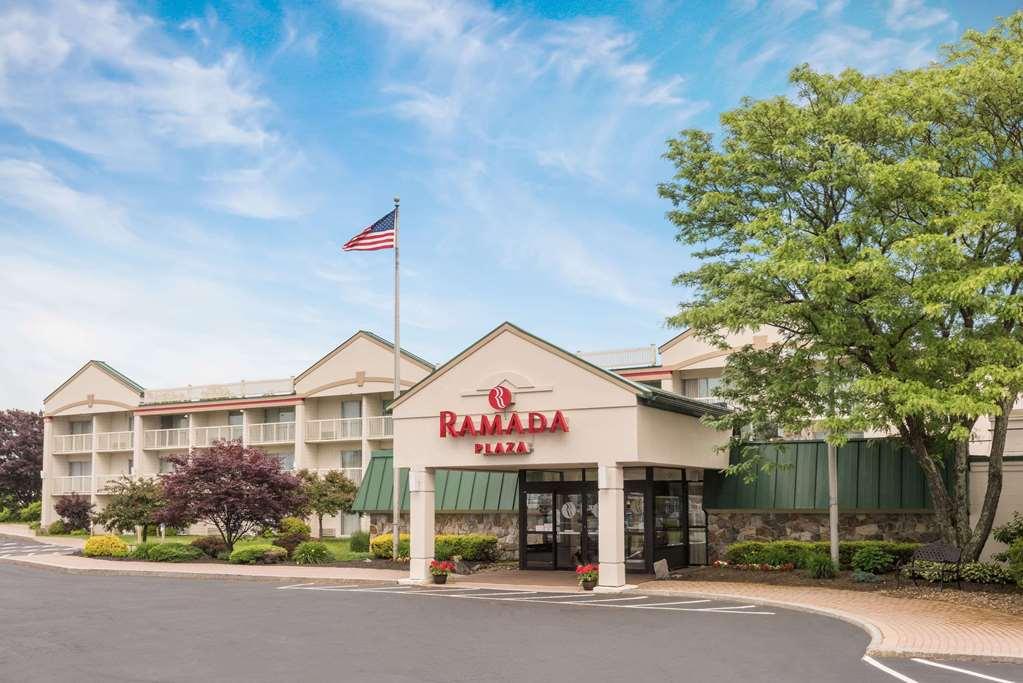 Ramada Plaza By Wyndham Portland Hotel Exterior photo