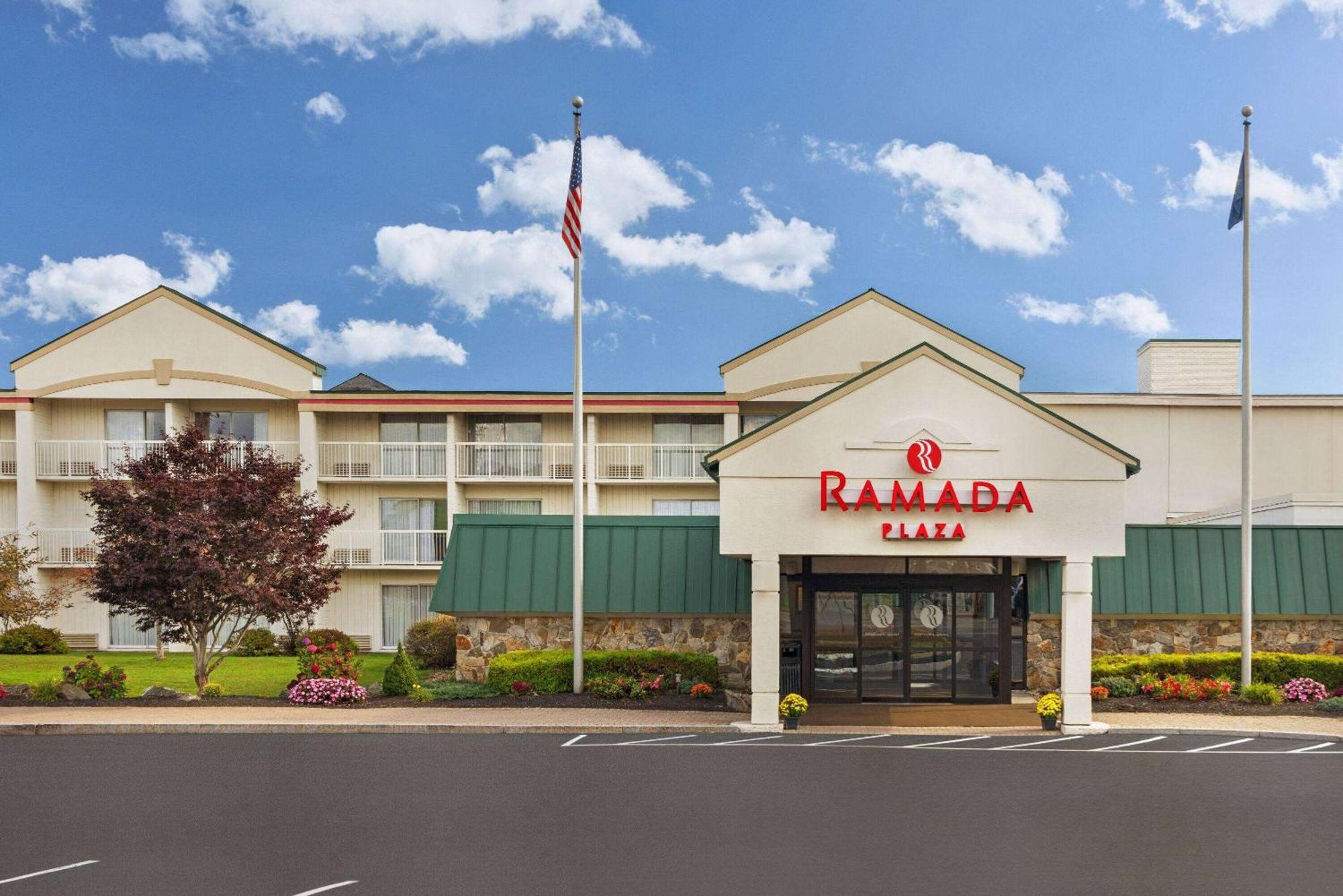 Ramada Plaza By Wyndham Portland Hotel Exterior photo