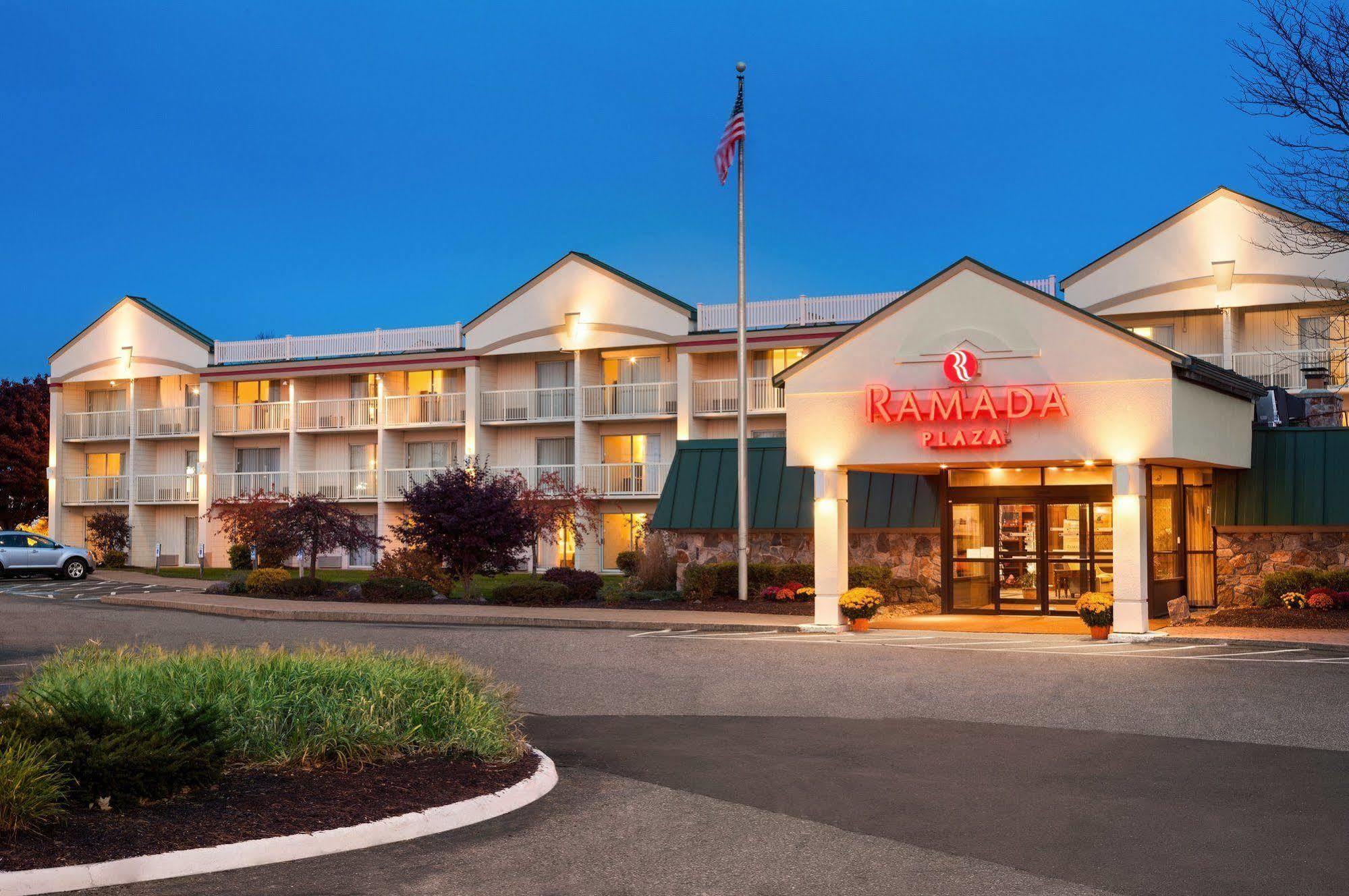 Ramada Plaza By Wyndham Portland Hotel Exterior photo