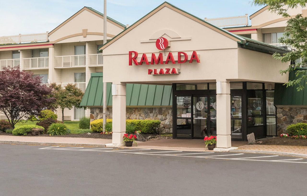 Ramada Plaza By Wyndham Portland Hotel Exterior photo